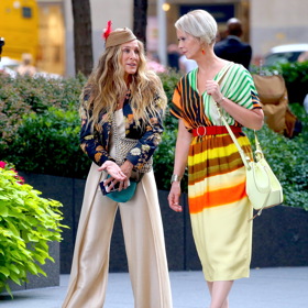 Ví to i hlavní hrdinka Carrie Bradshaw v podání Sarah Jessiky Parker (vlevo).
