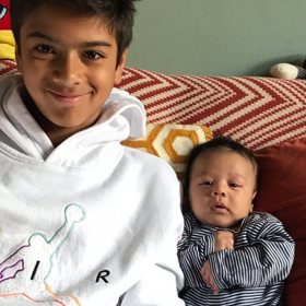 Orion a Keats jsou nerozluční parťáci.