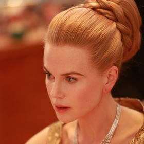 Neolitovala někdy kněžna Grace, že z lesku Hollywoodu a večírků přešla do Monaka, kde se dbá na protokol a navíc přijala roli matky? 