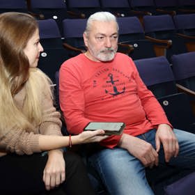 Za třicet let v showbyznysu prošel velkou proměnou. Jak o sobě teď Daniel Hůlka rád říká, teď už jsem ženatý muž a táta od rodiny.