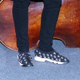 Oblíbené boty Dior nazula Dagmar Havlová na křest svého dlouholetého přítele Michaela Kocába. Rozzářila jimi střídmý černý outfit.