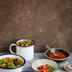 Zkusit můžete i 7denní stravovací plán, který zahrnuje konzumaci polévky na bázi kuřecího nebo zeleninového vývaru, která obsahuje zelí a další zeleninu s nízkým obsahem sacharidů.