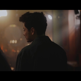 Ve videoklipu k písni Lítej si zahráli kolegové zesnulého písničkáře Davida Stypky.