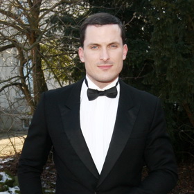 Ján Koleník hraje také v českých romantických komediích, mohli jsme ho vidět ve filmech Šťastný nový rok 2: Dobro došli a V létě ti řeknu, jak se mám.