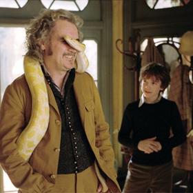 Scénář filmu Lemony Snicket: Řada nešťastných příhod vychází z prvních tří knih série.