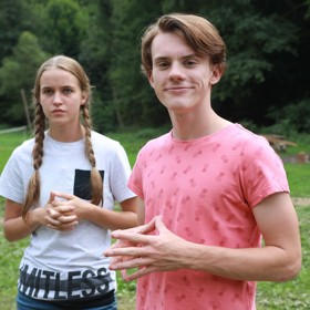 Kuba (Filip Antonio) je Davidův nejstarší syn. Je mu šestnáct a v průběhu prázdnin se dokáže zamilovat hned několikrát. Většinou má ale smůlu.