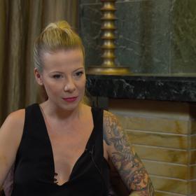 Nina Špitálníková je spisovatelka, cestovatelka a teď už také hrdá máma. Její cesta k přijetí mateřství však byla trnitá.