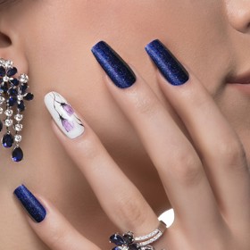 MANIKÚRA: Ženy ve Lvu si zakládají na kvalitní francouzské manikúře. Už léta navštěvují stejnou manikérku a nedají na ni dopustit. Nemají rády experimenty a vždy dbají na klasiku.