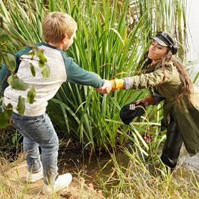 Když seriálová Viky na podraz přišla, pořádně vykoupala i svého neposlušného svěřence Bena.