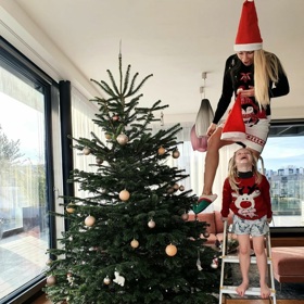 Marek také prozradil, že jeho nový být je celý prosklený, takže ani není kam věšet obrázky. Okna prý umývá on.