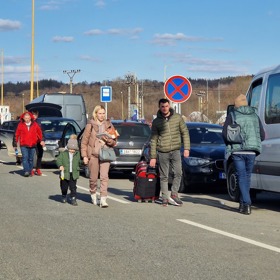 Situaci na hranicích popisuje jako velký chaos a nedoporučuje sem jezdit bez předchozí přípravy.