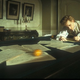 Po americké premiéře filmu Amadeus vzali diváci útokem obchody s hudbou. Prodej Mozartových děl vzrostl až o třicet procent.