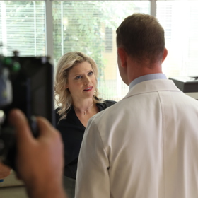 Herečku Jitku Ježkovou budeme od 10. března vídat na TV Nova jako ředitelku nemocnice v novém seriálu Chlap.