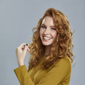 Herečka Denisa Nesvačilová se už tuto neděli představí jako Jennifer Lopez v pořadu Tvoje tvář má známý hlas.