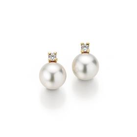 Náušnice ze žlutého zlata s brilianty a bílými mořskými perlami. Gellner, 24 705 Kč
