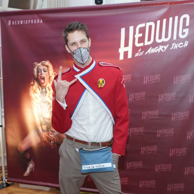 Laco Hudec Šubrt není jen zpěvákem, ale také módním návrhářem. Se svou značkou Věci z věcí se letos na festivalu také objeví.