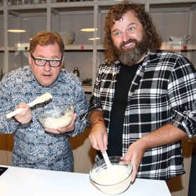 Václav Kopta se prý během první řady naučil recept na nejlepší bábovku na světě, kterou dvakrát ročně ohromuje svoji rodinu.