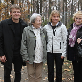 Zleva kanoista Martin Doktor, oštěpařka Dana Zátopková, kajakářka Štěpánka Hilgertová a gymnastka Věra Čáslavská na fotografii z roku 2011.