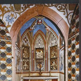 Interiéry hradu Eltz se nesmí oficiálně fotit. Občas ale někdo daná pravidla poruší, jako třeba v této kapli...