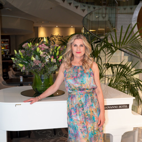 Leona Machálková se i v 54 letech pyšní štíhlou postavou, mladistvým vzhledem, a především ohromujícím půvabem. 