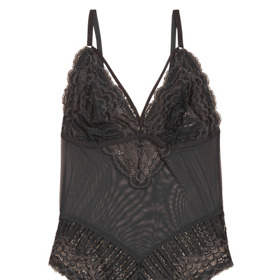 Krajkové body je pro chvilky ve dvou jako stvořené. Mark&Spencer, 899 Kč