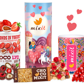 Valentýnská sada dobrot od Mixit, která dokáže zpříjemnit jakékoliv okamžiky. Mixit, 749 Kč