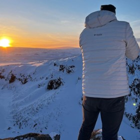 Chtěla jsem na Island v únoru, kdy je ještě období polární záře. Josef dělá hezký fotky, a tak mě napadlo, že by ji chtěl zvěčnit. To se mu bohužel nakonec nepoštěstilo.