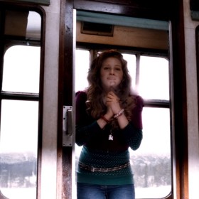 Jessie Cave si v sérii filmů o Harrym Potterovi zahrála Levanduli Brownovou, která chvíli chodila s Ronem.