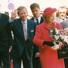 Britská královna Alžběta II. se během státní návštěvy České republiky zastavila i v Brně. 