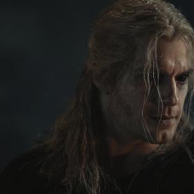 Zaklínač: Geraltovým hlavním úkolem je lovit příšery, někdy však zjišťuje, že pravými monstry jsou ve skutečnosti lidé.