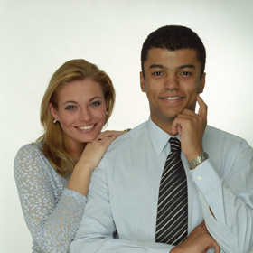 Lucie Borhyová a Rey Koranteng působí na televizi Nova od roku 1999.