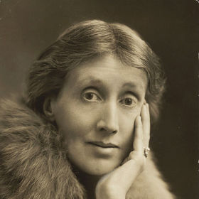Virginia Woolf patřila mezi významné anglické spisovatelky, literární kritičky, feministky a filozofky.