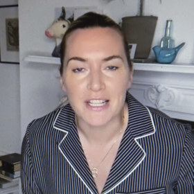 Také Kate Winslet (46) svůj vzhled extra neřeší. Nevadí jí nějaké to kilo navíc, ani tvář bez make-upu. Ví totiž, že i bez něj je prostě sexy.
