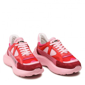 Růžovo-červené tenisky s výraznou podrážkou pro všechny milovnice extravagance. MOSCHINO, 5961 Kč