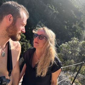 Jen co jsme vyšli na schody, Josef říká: „Já bych do toho kaňonu chtěl zpátky, ale šli bychom tam druhou stranou!“