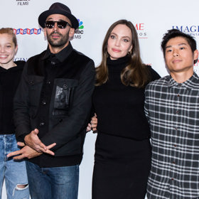 Angelina Jolie s dcerou Shiloh a synem Paxem (vpravo) na společném snímku z konce listopadu.