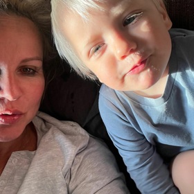 Když syn Pepíček konečně usne, pro změnu nemůže spát Vendula.