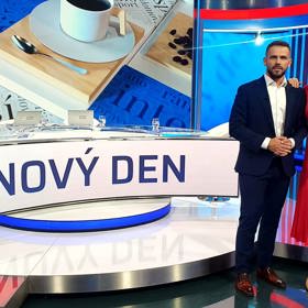 ...tak se také stalo, že mohl Josef Mádle zaskočit za svého kolegu Jaroslava Brousila, který do práce zaspal. Na snímku výjimečně s kolegyní Lenkou Špillarovou.