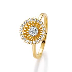 Výjimečný dárek pro výjimečné ženy. Tak lze snadno popsat luxusní prsten ze žlutého zlata s brilianty. Halada, 101 657 Kč