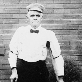 Bobby Leach si zlomil nohu. Zranění bylo ale tak vážné, že se muselo kvůli gangréně přistoupit k amputaci. O dva měsíce později zemřel.