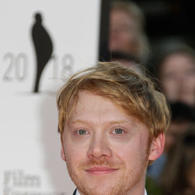 Představitel Rona Weasleyho z filmové ságy o Harry Potterovi Rupert Grint se stal otcem a svou fotkou s dcerou naprosto zboural Instagram. Byl historicky první osobností, která získala milion sledujících v rekordně krátkém čase.