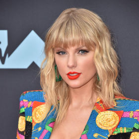 Jen těžko bychom zřejmě hledali někoho, kdo vystihuje letní typ tak dobře, jako zpěvačka Taylor Swift (32).