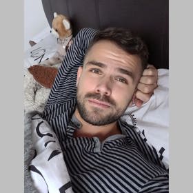 Josef Mádle nám v rozhovoru prozradil, že usne kdykoli a kdekoli. Problémy má spíše s pamětí a koncentrací. 