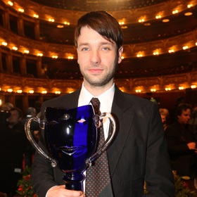 Na svého švagra, herce Václava Neužila, Erika Stárková práskla, že mu upadla na zem Cena Thálie a pochopitelně se rozbila. 