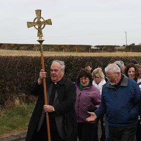 V irském Downpatricku se na Den svatého Patrika koná procesí. Lidé věří, že právě zde je svatý Patrik pohřben.