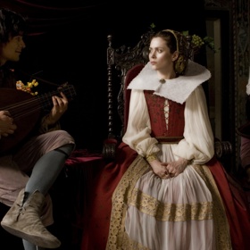 Náklady na snímek Bathory se vyšplhaly až na závratných 12 milionů dolarů.