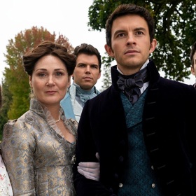 Bridgertonovi - 2. série: Anthony (Jonathan Bailey) je nejstarší ze sourozenců a v nastávající plesové sezoně má za úkol najít si vhodnou nevěstu.