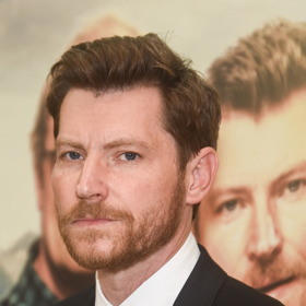 Herec David Švehlík je synem herce Aloise Švehlíka a ekonomky Florentiny Švehlíkové. Říká o sobě, že je nerad středem pozornosti, přesto ho filmová kamera miluje a fanynky také. Objevil se ve filmech Román pro ženy, Anděl Páně nebo Úsměvy smutných mužů.