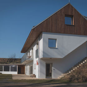 Zuzaně Kajnarové a Romanu Říčařovi pomáhali zrekonstruovat mlýn přátelé z Ukrajiny.