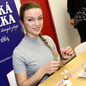 Markéta Šandová říká, že částečně stojí za kvalitou jejích vlasů dobré geny, protože její tatínek jich v mládí míval opravdu hodně.